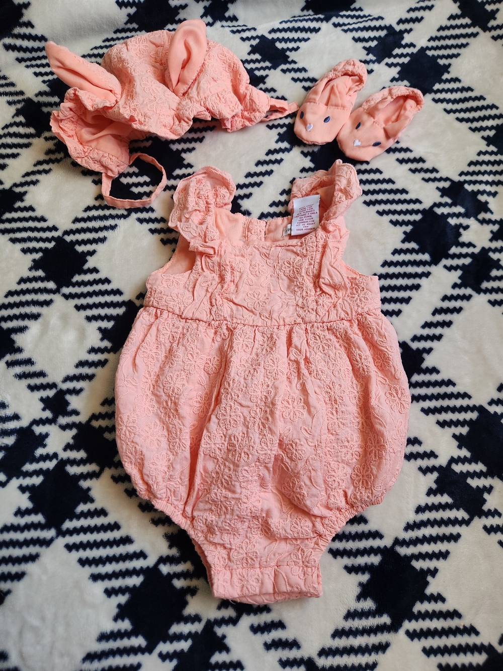cupcakes & cashmere Peach Textured Baby Romper Set with Hat and Booties